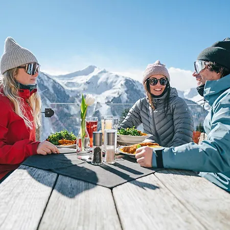 Pistenblick Haus Bellevue Haus D Daire Saalbach-Hinterglemm